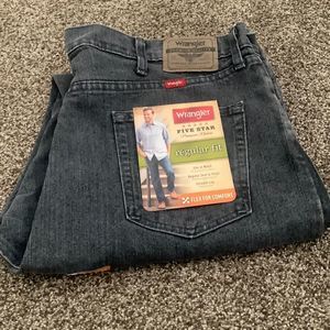 Wrangler 5 Star Regular Fit 4 way flex jeans black size 40x32